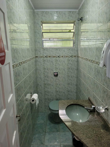 Bathroom 5, Hostel Kaizen, Curitiba