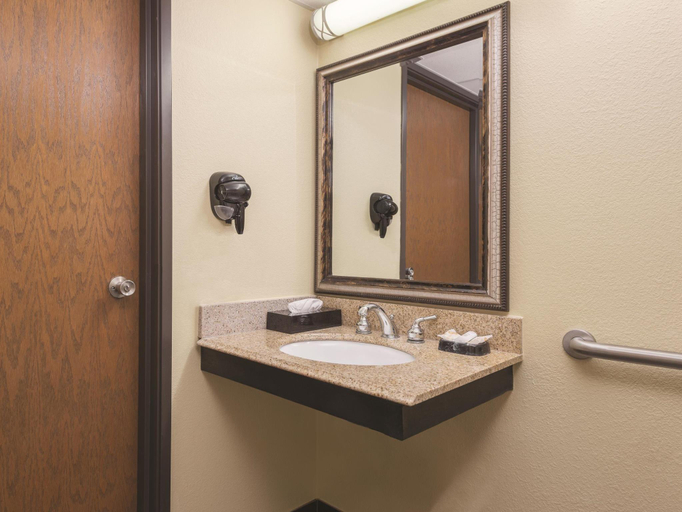 Bathroom 4, La Quinta Inn & Suites by Wyndham Joplin, Newton