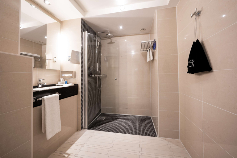 Bathroom 5, Radisson Blu Conference Hotel, Düsseldorf, Düsseldorf