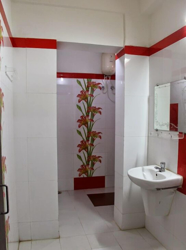Bathroom, HOTEL PUSHPA A Berries Group of Hotels, Puri