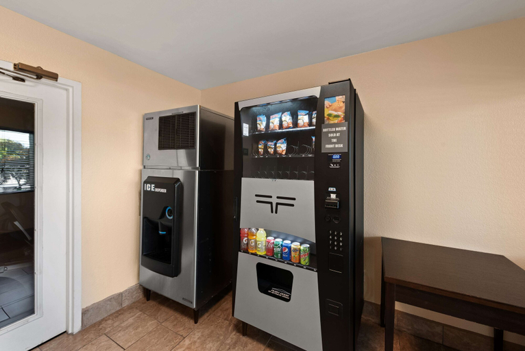 Food & Drinks 5, Best Western Executive Inn, Franklin