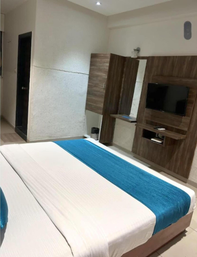 Bedroom 3, Hotel Shrimad, Gandhinagar