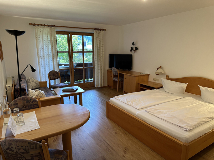 Bedroom 2, Landhotel Maiergschwendt by DEVA, Traunstein