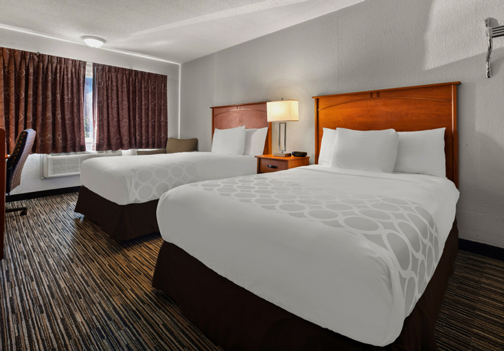 Bedroom 3, Magnuson Hotel Detroit Airport, Wayne