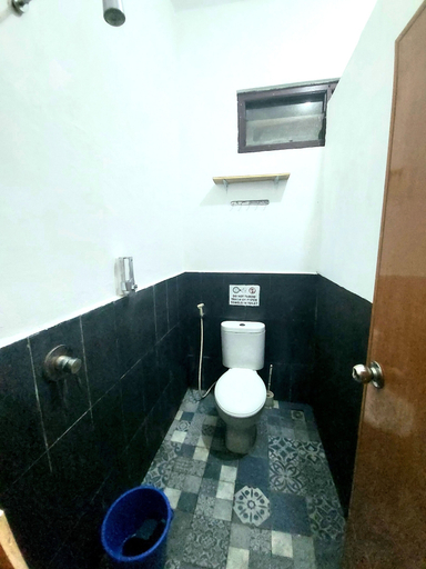 Bathroom, FHStay Malioboro, Yogyakarta