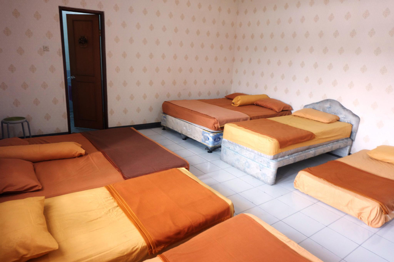 Bedroom 2, Gloria Home Studio-8 (Family/Group), Bandung