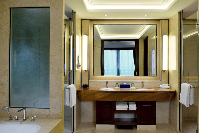 Bathroom 5, Sheraton Shenyang South City Hotel, Shenyang