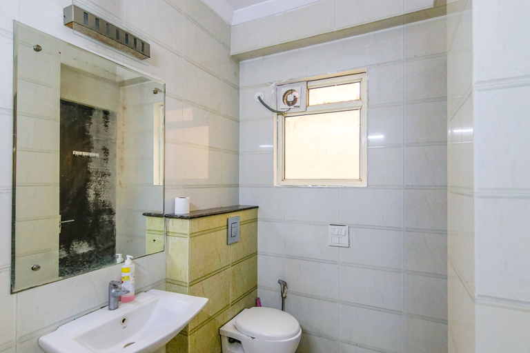 Bathroom 3, FabHotel Gazelle Inn, Gurgaon
