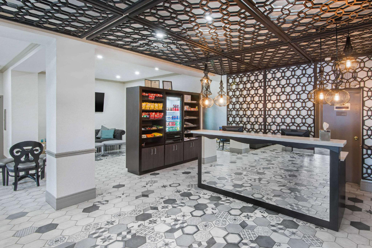 Public Area 2, The Champlain Waterfront Hotel, an Ascend Collection Hotel, Simcoe