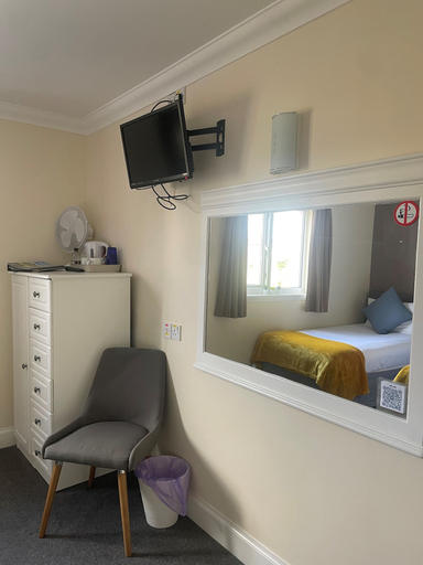 Bedroom 2, Horse and Hound Country Inn, Scottish Borders