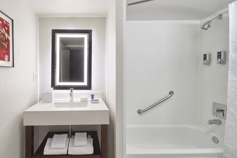 Bathroom 4, Four Points by Sheraton Tallahassee Downtown, Leon