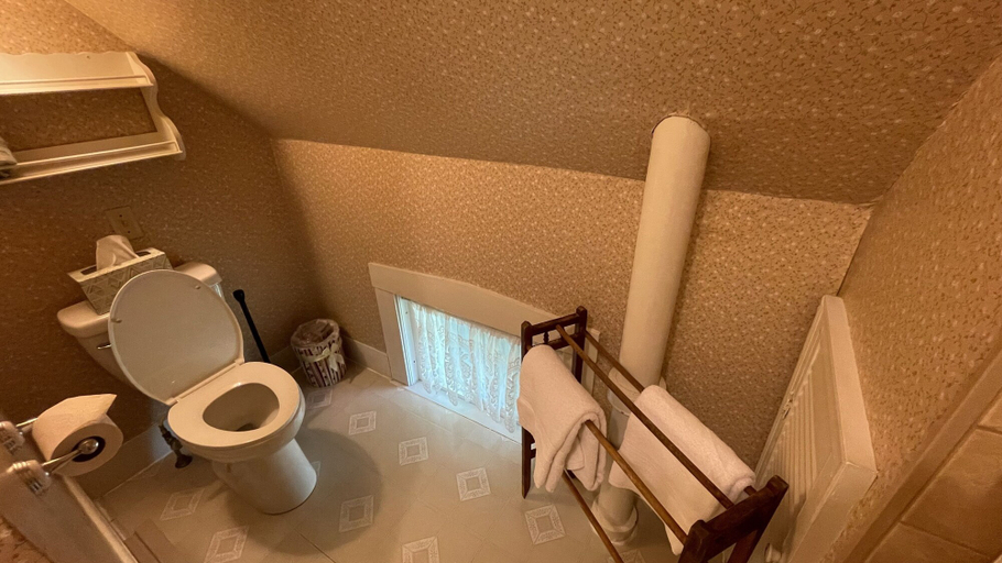 Bathroom 5, Deerfield Valley Inn, Windham