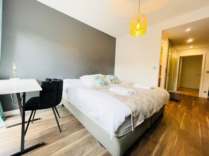Bedroom 2, Luxury 2 bedrooms with Parking&Balcony, Luxembourg