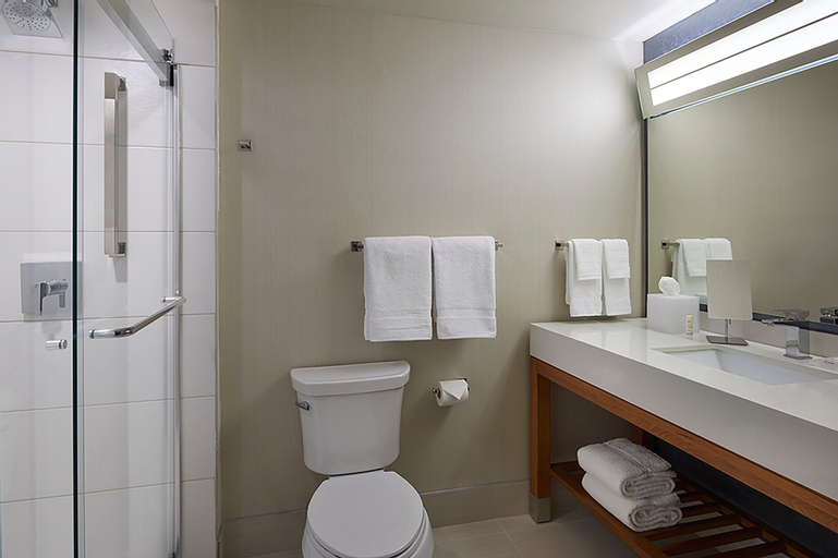 Bedroom 4, Courtyard by Marriott Oshawa, Durham