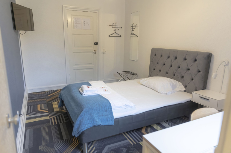 Bedroom 3, Hotel Harmonien, Lolland