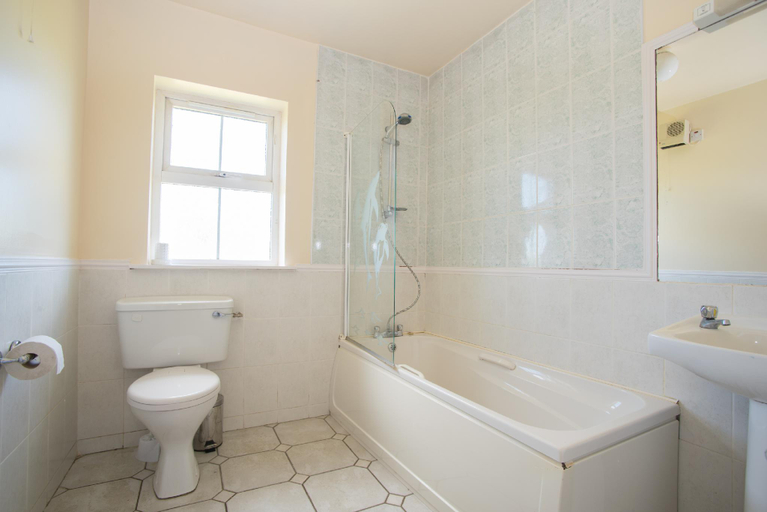 Bathroom 3, Doherty Farm Holiday Homes