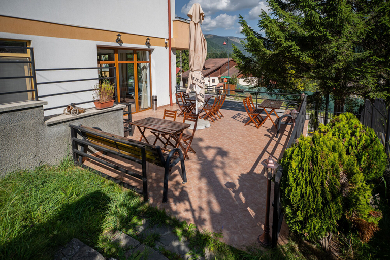 Others 5, Opus View, Sinaia