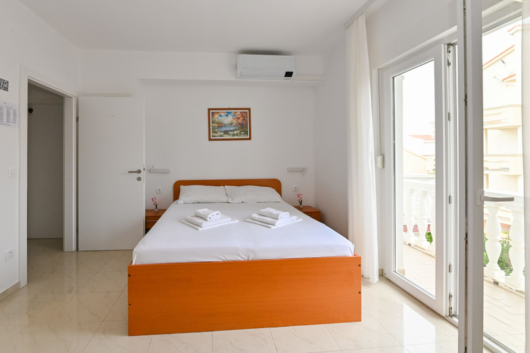 Bedroom 3, Seagull Apartments & Studios, Novalja