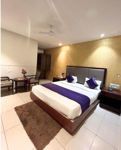 Bedroom 5, Hotel Shrimad, Gandhinagar