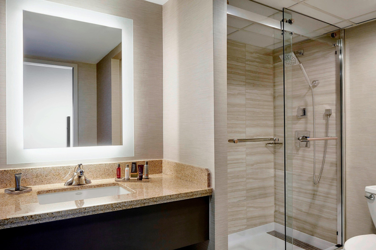 Bathroom 5, San Francisco Airport Marriott Waterfront, San Mateo