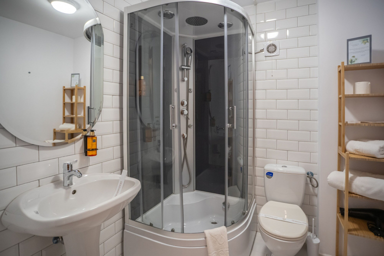 Bathroom 3, Opus View, Sinaia