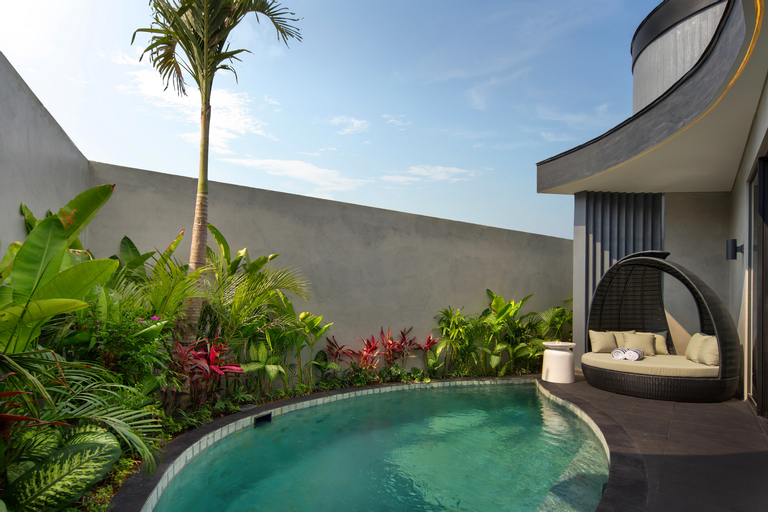 Swimming Pool 4
