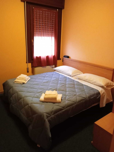 Bedroom 4, Albergo al Gallo, Verona