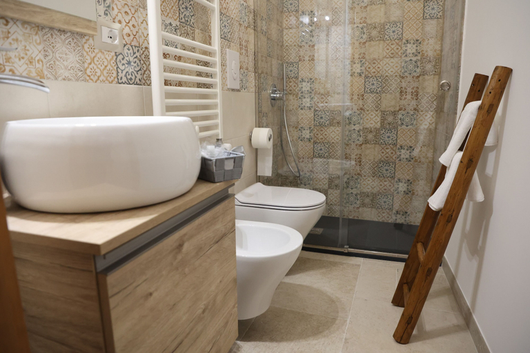 Bathroom 4, Antico Monastero, Bari