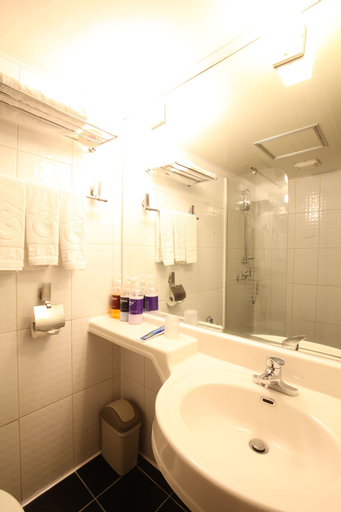 Bathroom 4