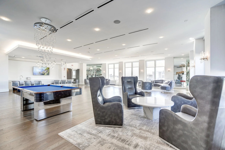 Others 4, Upscale Apartments in Crystal City, Arlington