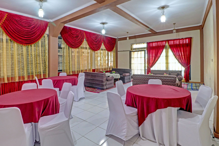 Food & Drinks, OYO Life 91480 Putridapisa Syariah, Sumedang