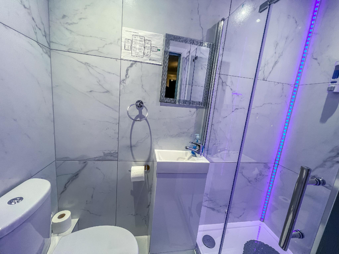 Bathroom 3, Twenty Hotel & Bar, Lincolnshire
