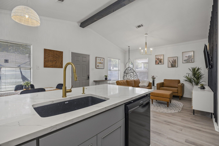 Others 4, Foundry Place | Houston, Houston