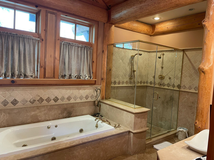 Bathroom 3, Cayuga Lodge, Otsego