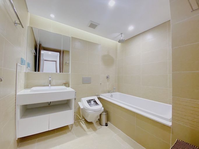 Bathroom 4, Vinhomes Metropolis Hanoi - CitiHome, Ba Đình