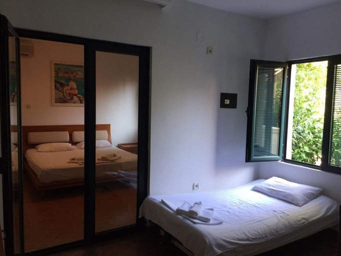 Bedroom 3, Villa Lutovac