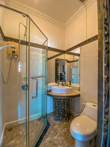 Bathroom, Le Casablanca Hotel, Phnom Penh