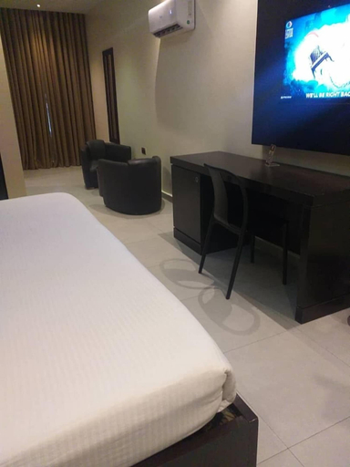 Bedroom 5, Rosmohr Gold, Uyo