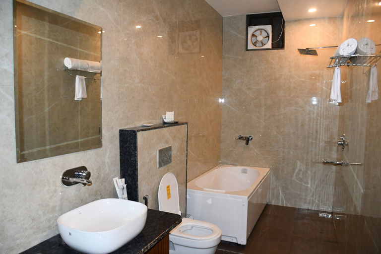Bathroom 4, HHW BUDDHA LINEAGE, Varanasi