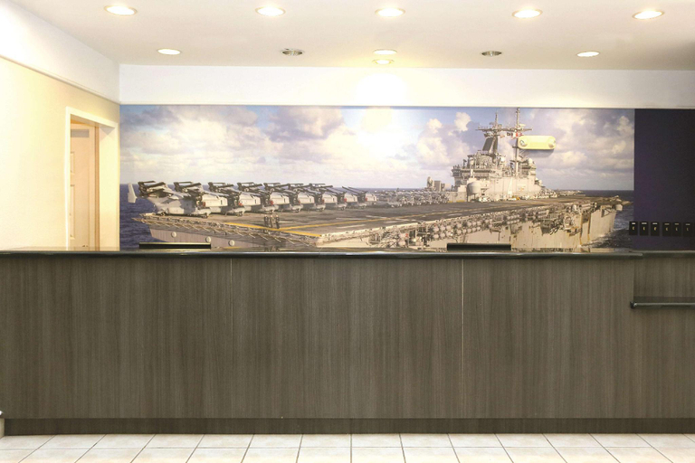Public Area 2, La Quinta Inn & Suites By Wyndham Norfolk, Norfolk