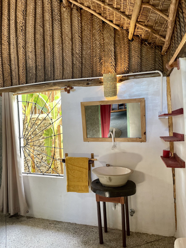 Bathroom 4, Kameleon Blue, Kusini