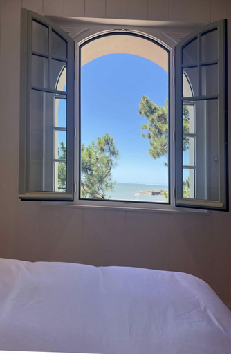 Bedroom 3, Hôtel Hemen, Charente-Maritime