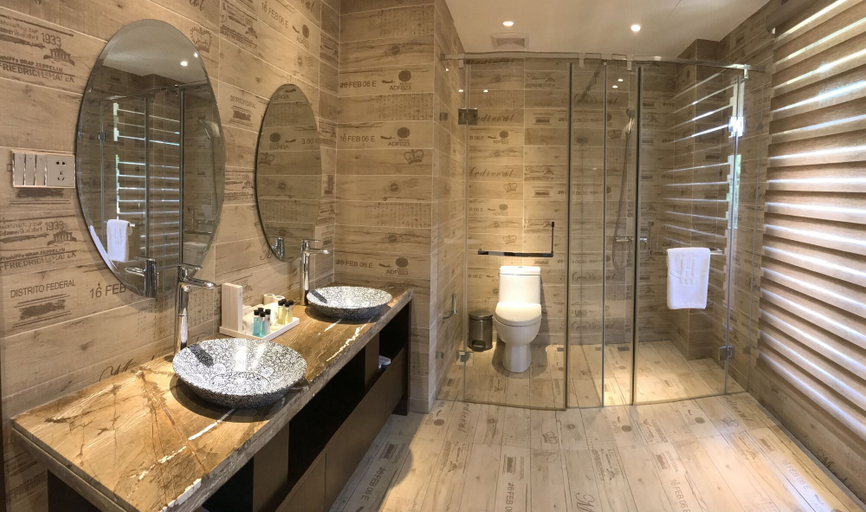 Bathroom 5, H Resort Bohol - The Coral Cliff by SMS Hospitality, Calape