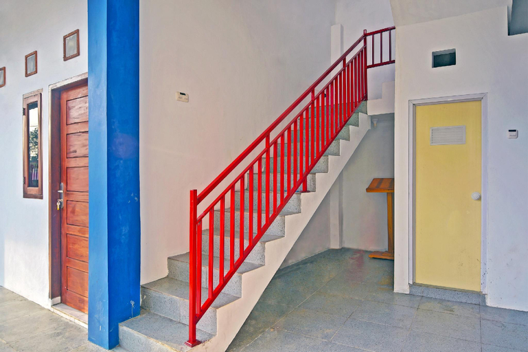 Public Area, SPOT ON 91995 Cvictory Inn, Manado