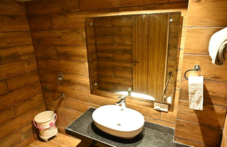 Bathroom 3, Nakshatra Resort & Garden, Shivpuri