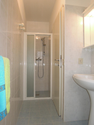 Bathroom, Apartment With Terrace near the beach - By Beahost Rentals, Venezia