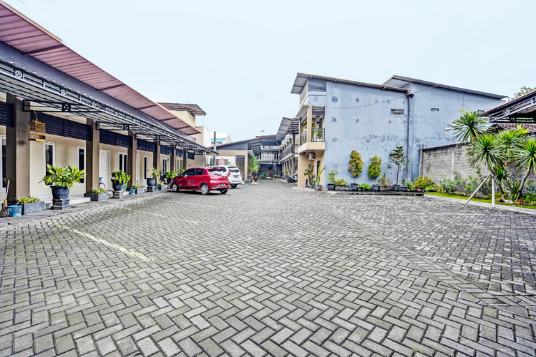Others 5, OYO Life 92190 Arya Guest House, Tulungagung