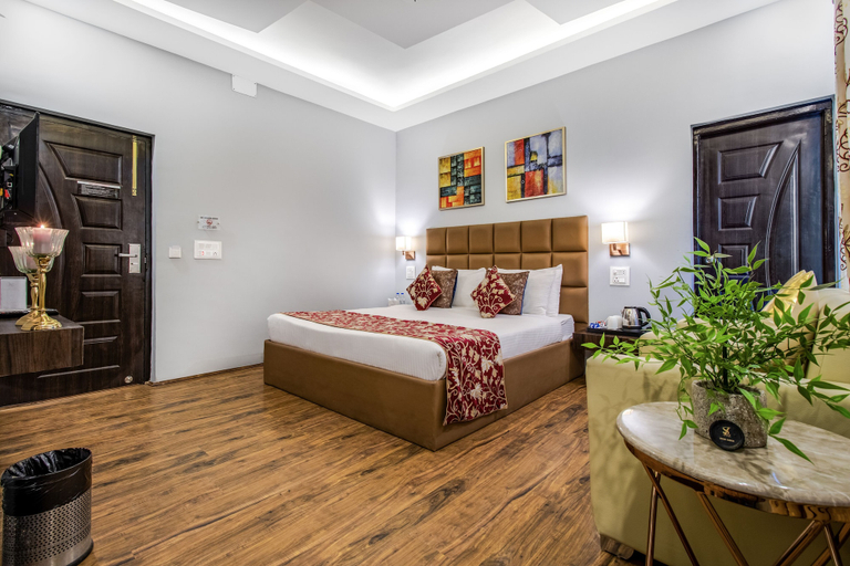 Bedroom 2, Hotel Sejour Luxury Srinagar, Badgam