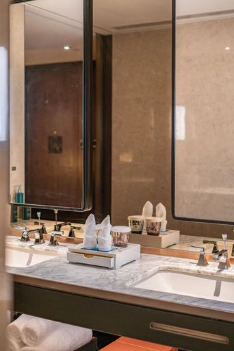 Bathroom 5, Hilton Fuzhou, Fuzhou