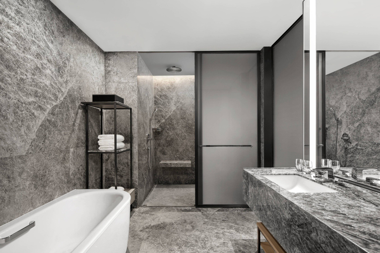 Bathroom 4, Courtyard by Marriott Taiyuan, Taiyuan